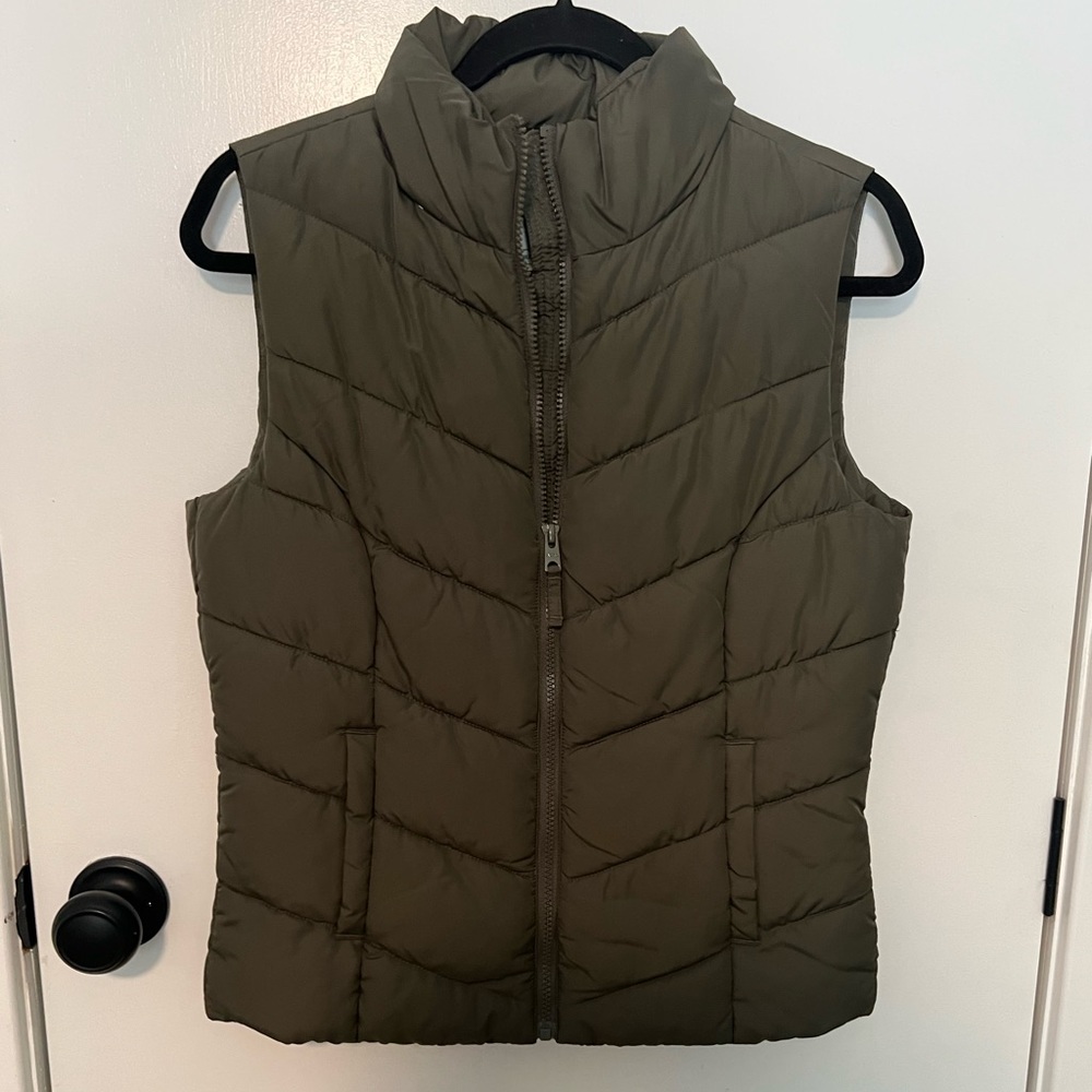 Aeropostale alternative down puffer vest.
